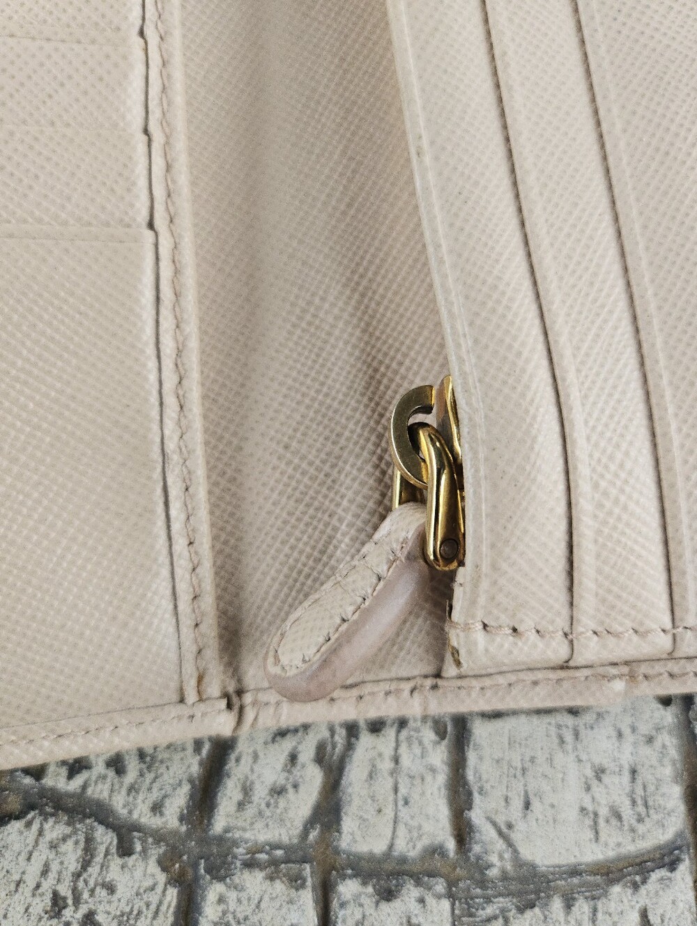 Prada Flesh Beige Textured Saffiano Bi Fold Long Wallet Credit Card Holder - Picture 11 of 16
